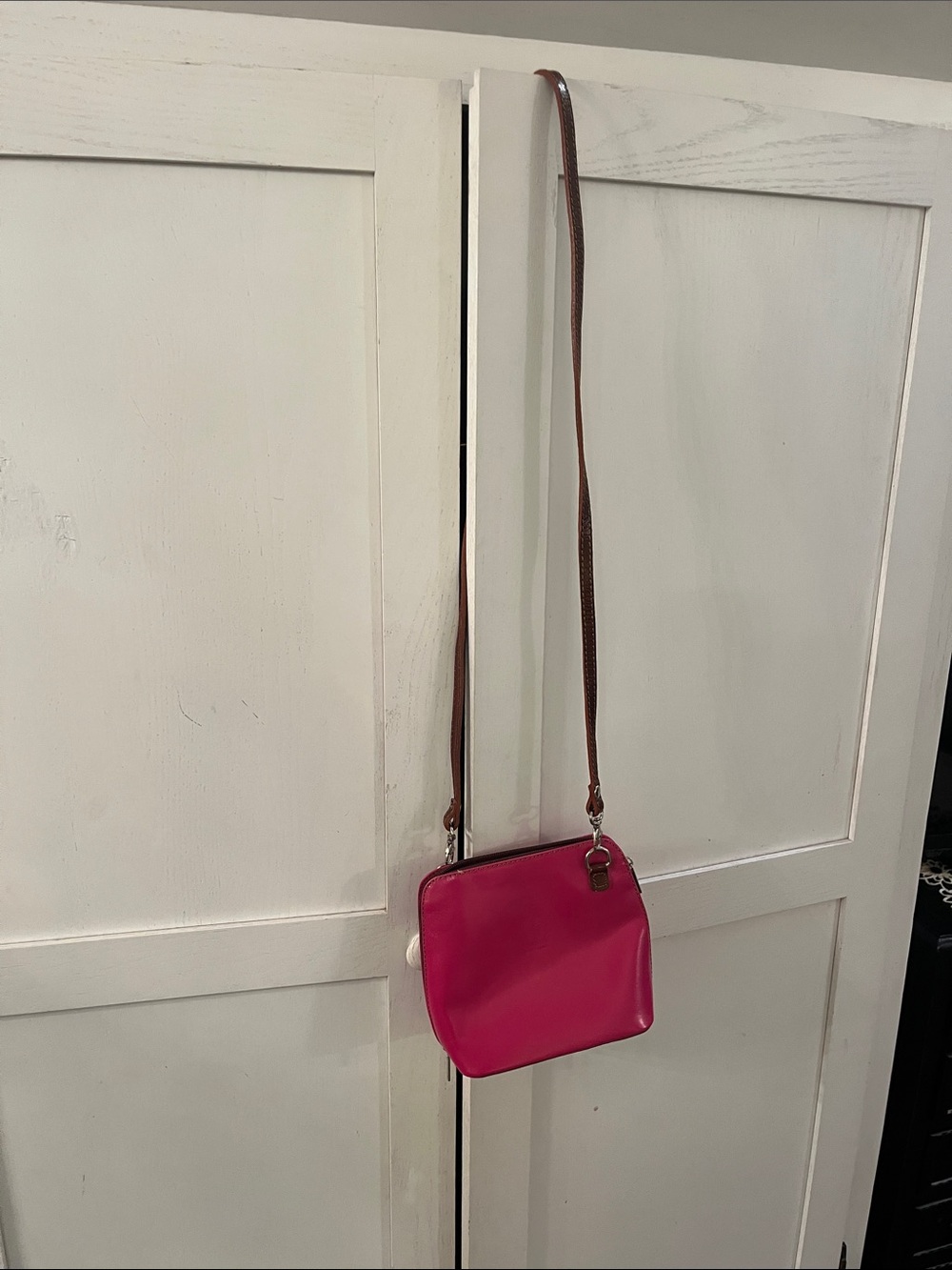 Vera Pelle Hot Pink Crossbody with Brown Strap